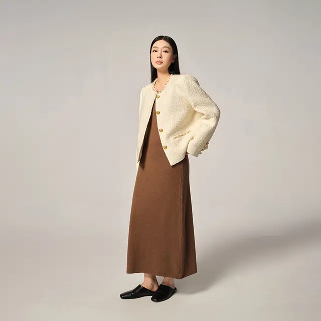 周淼 宽松舒适细腻慵懒针织吊带连衣裙 女款