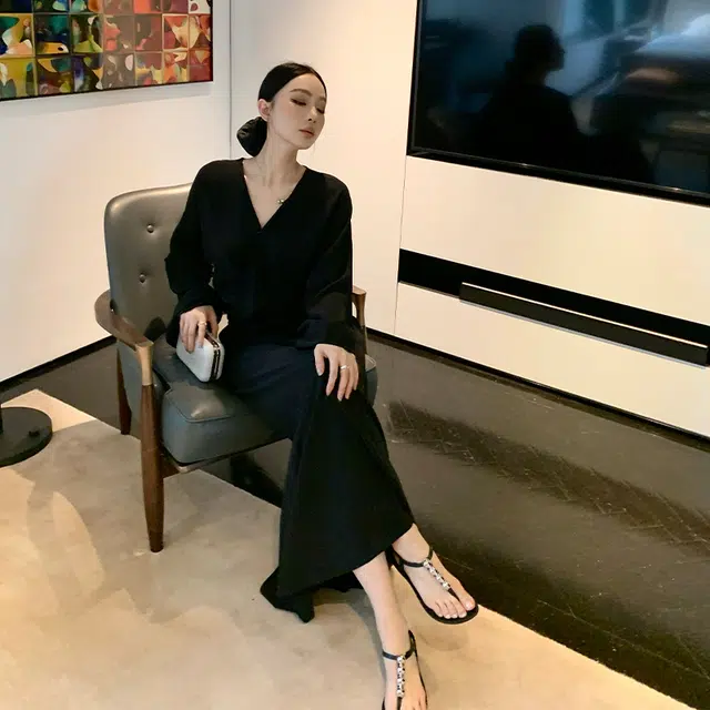 V