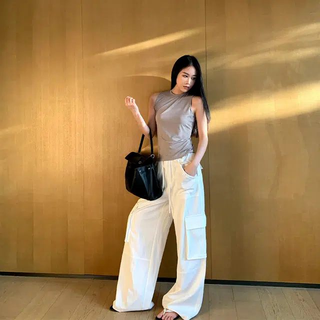 周淼 舒适简约纯色圆领套头背心 女款
