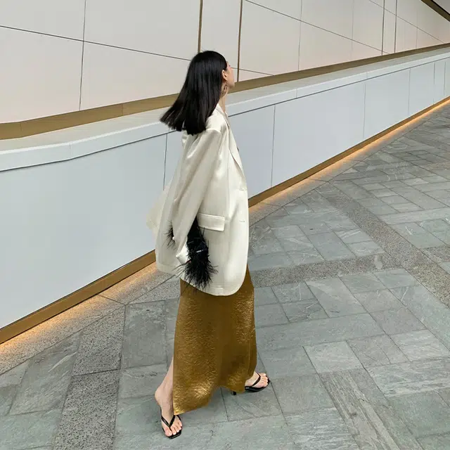 周淼 纯色中腰侧抽褶开叉休闲长裙 女款