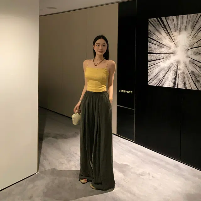 周淼 美式纯色一字肩收腰背心 女款