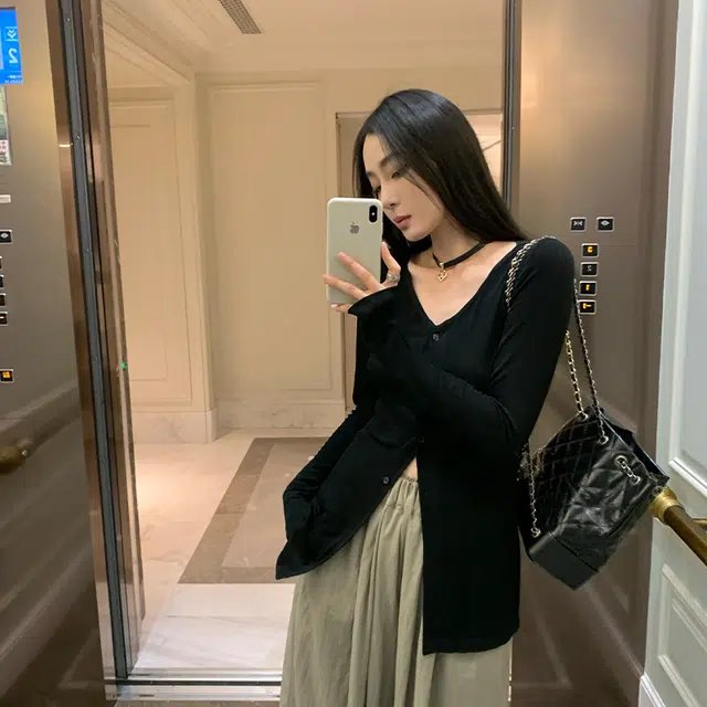 V
