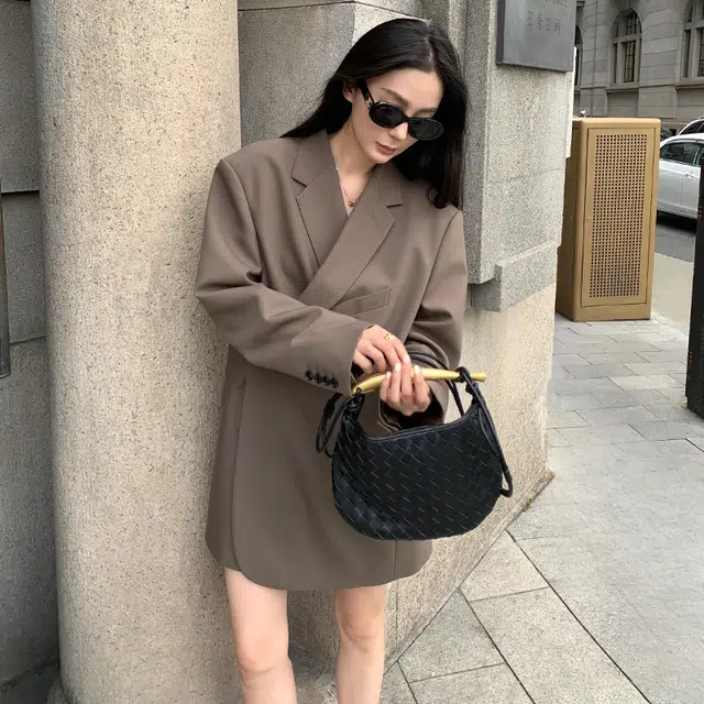 周淼 斜插口袋宽松大廓形斜扣西装外套女设计感休闲西服外套 女款