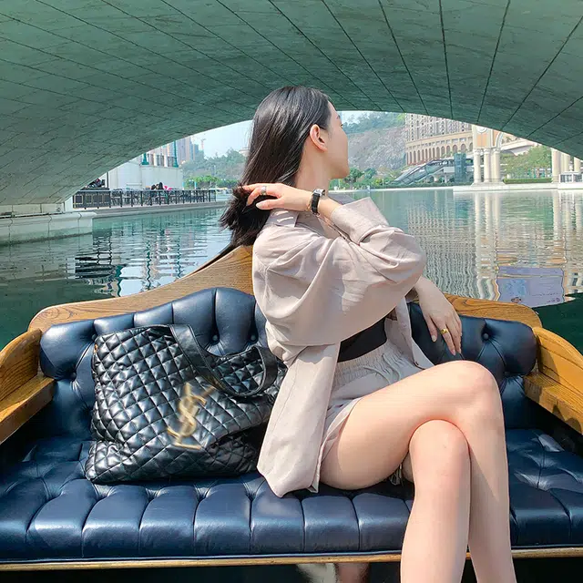 周淼 纯色休闲宽松短裤 女款