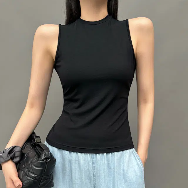 周淼 舒适简约纯色圆领套头背心 女款