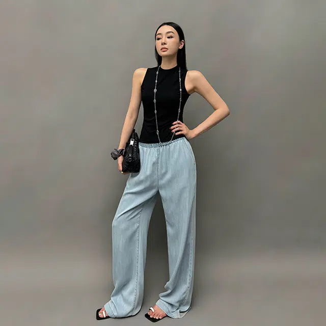 周淼 舒适简约纯色圆领套头背心 女款