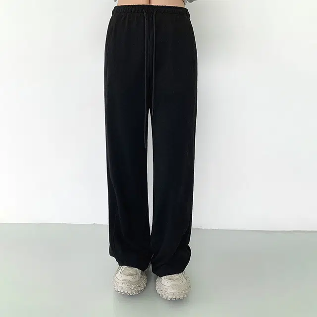 周淼 一体绒软糯直筒宽松阔腿裤 女 秋