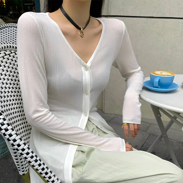V