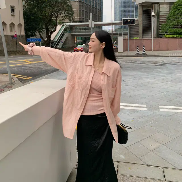 周淼 纯色纽扣长袖衬衫 女款