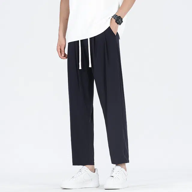 巴塞罗那足球俱乐部  纯色简约美式速干透气舒适梭织柔软透气高街嘻哈学院风基础针织百搭垂感弹力户外系带松紧直筒大码宽松中腰九分休闲裤 男女同款