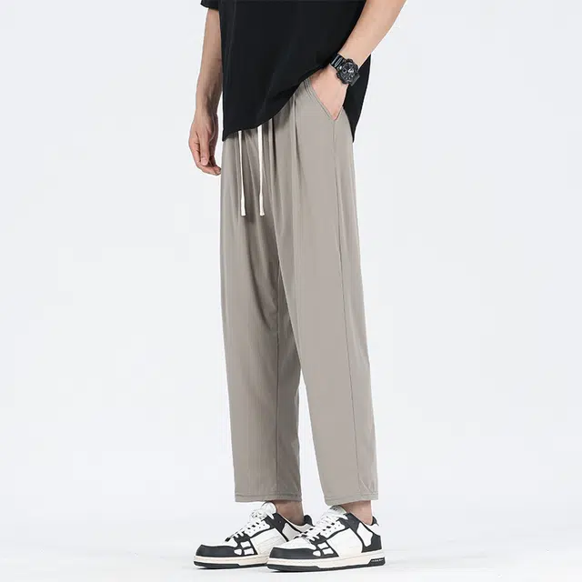 巴塞罗那足球俱乐部  纯色简约美式速干透气舒适梭织柔软透气高街嘻哈学院风基础针织百搭垂感弹力户外系带松紧直筒大码宽松中腰九分休闲裤 男女同款