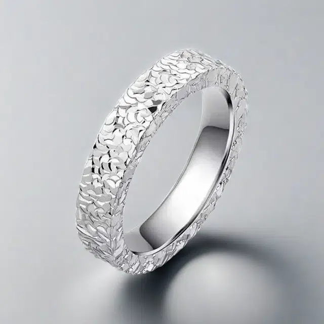 925