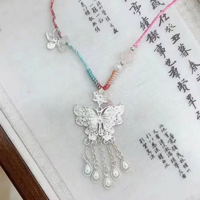 999