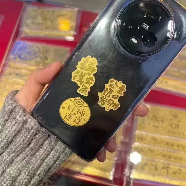 999