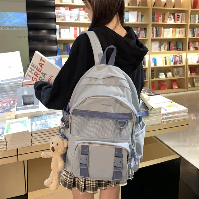 真维斯 日韩学院风初高中大学生上课百搭高颜值大容量通勤时尚潮流运动 尼龙布 双肩包书包背包旅行包 常规 男女通用 黑色