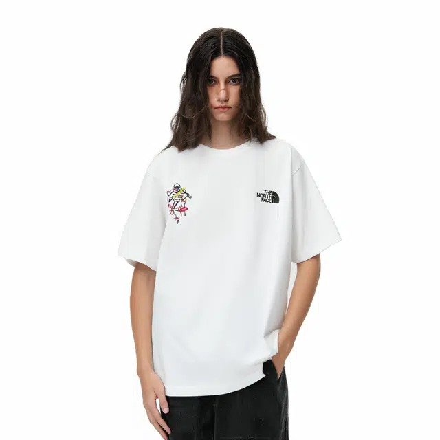 THE NORTH FACE logo T