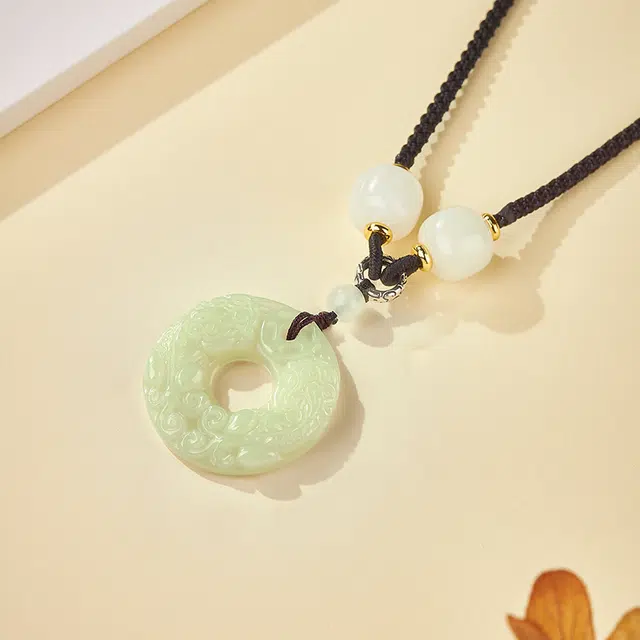 老福黄金 新中式立体精雕貔貅吊坠 平安扣锁骨链毛衣链 和田玉 项链 男女同款情侣款 青白玉