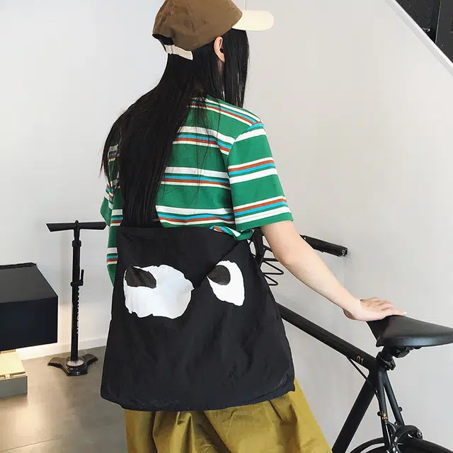 笛贝嘉 森系百搭大容量可爱卡通大眼睛 尼龙 单肩斜挎包 女款 多色