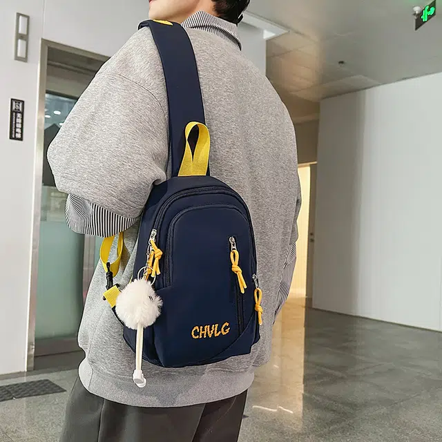 笛贝嘉 字母时尚高颜值百搭 尼龙 胸包 男女同款情侣款 黑色
