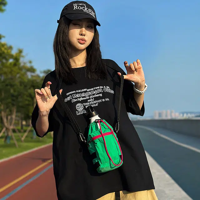 笛贝嘉 旅行清新抽绳时尚轻便百搭 尼龙 斜挎包 常规 男女同款情侣款 多色