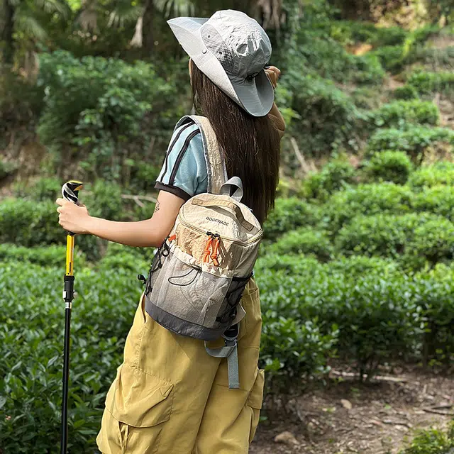 笛贝嘉 轻便拼色防水背包休闲运动百搭 尼龙 双肩包 男女同款情侣款 多色