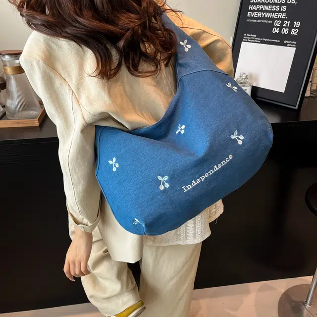 笛贝嘉 韩版森系可爱刺绣大容量通勤百搭出游 牛仔 单肩包 常规 女款 多色