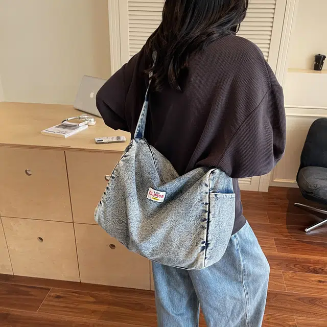 笛贝嘉 高级感时尚休闲运动波士顿枕头包百搭 布 单肩斜挎包 女款 多色