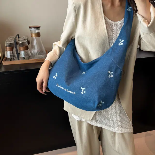 笛贝嘉 韩版森系可爱刺绣大容量通勤百搭出游 牛仔 单肩包 常规 女款 多色