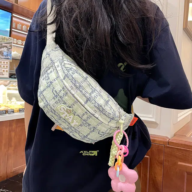 笛贝嘉 韩版可爱小众撞色休闲轻便 尼龙 胸包 女款 蓝色/白色/粉色/绿色