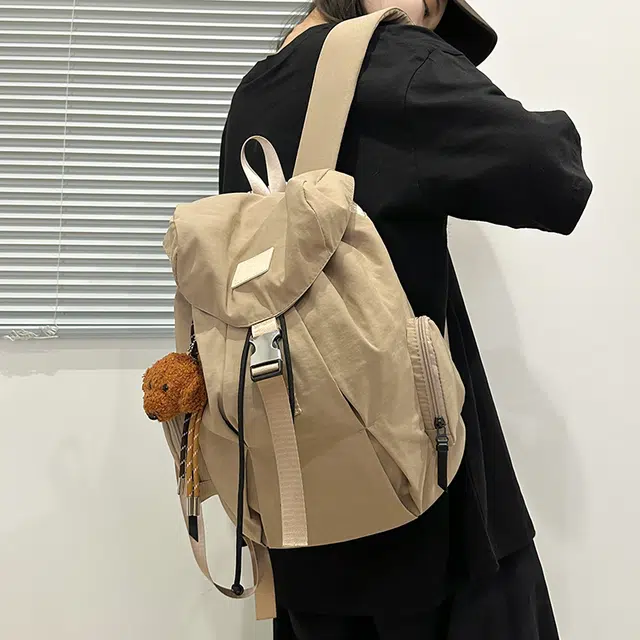 笛贝嘉 韩版简约纯色大容量轻便背包时尚百搭 尼龙 双肩包 常规 男女同款情侣款 多色