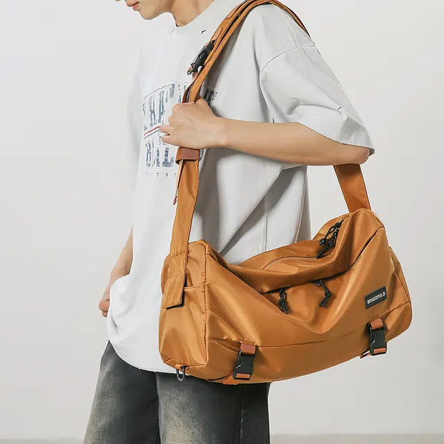 笛贝嘉 日系简约纯色轻便通勤 尼龙 单肩包 男女同款情侣款 多色
