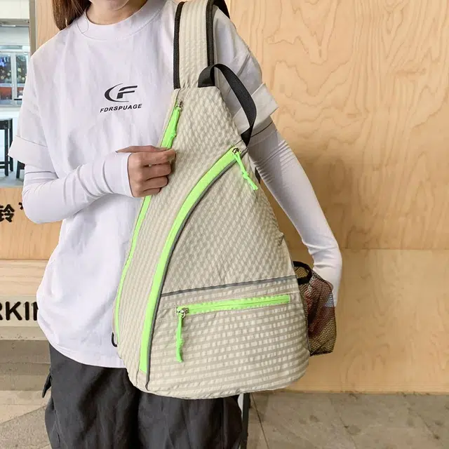 笛贝嘉 时尚简约潮流 尼龙 胸包 男女同款情侣款 多色
