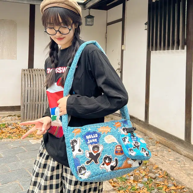 笛贝嘉 日系小众设计感卡通印花 复合布 斜挎包 女款 多色