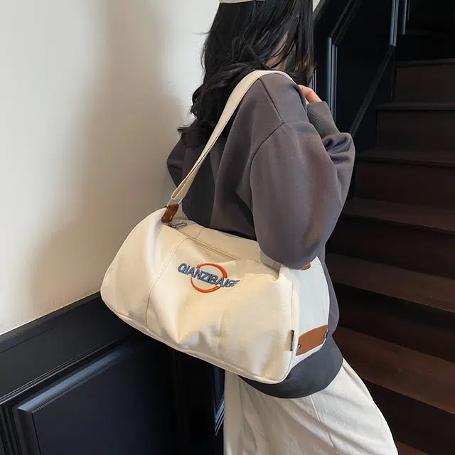 笛贝嘉 日系原宿字母刺绣运动旅行通勤百搭 帆布 单肩包 女款 多色