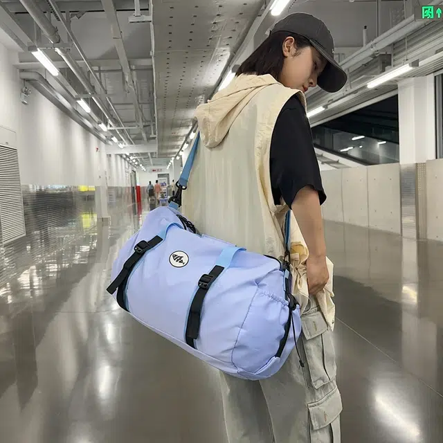 笛贝嘉 大容量潮牌休闲运动旅行背包港风轻便防水手提包 尼龙布 斜挎包 常规 男女同款情侣款 多色