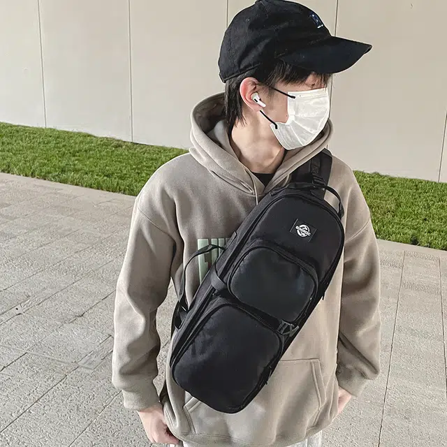 笛贝嘉 日韩中性风休闲简约时尚潮流百搭 牛津布 单肩斜挎胸包 常规 男女同款情侣款 黑色/绿色