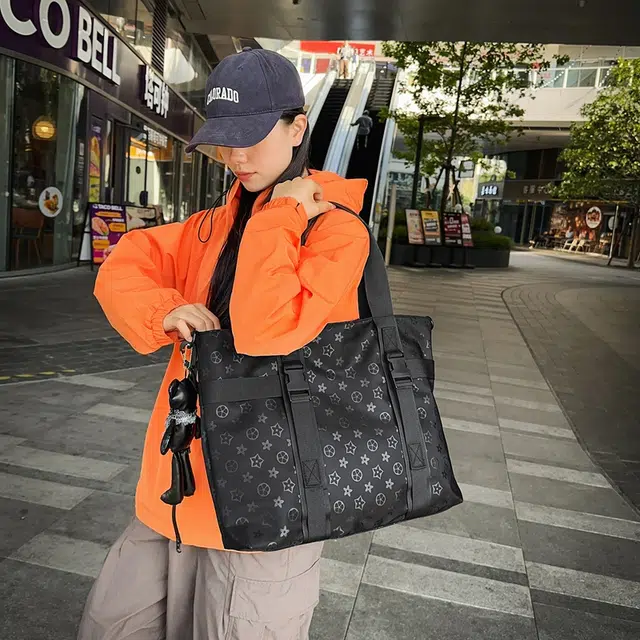 笛贝嘉 港风简约纯色旅行斜挎包休闲运动防水 尼龙 手提包 男女同款情侣款 多色