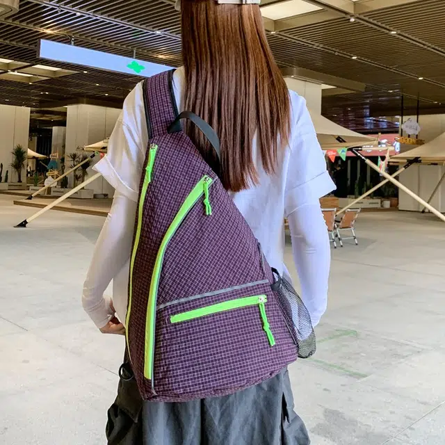 笛贝嘉 时尚简约潮流 尼龙 胸包 男女同款情侣款 多色