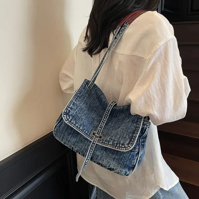 笛贝嘉 日系复古原宿设计感 牛仔布 托特包斜挎单肩包 女款 蓝色/黑色
