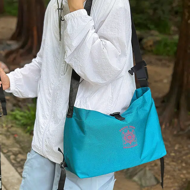 笛贝嘉 休闲运动大容量潮酷 牛津布 单肩包斜挎包 常规 男女同款情侣款 多色