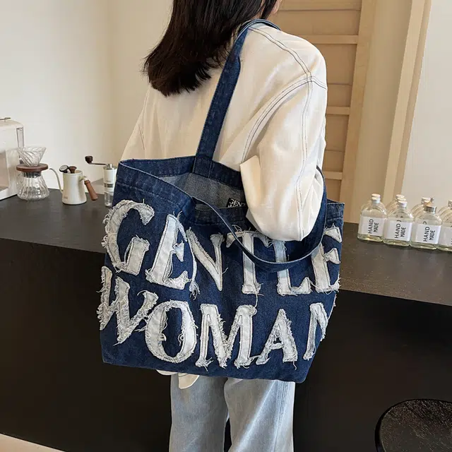 笛贝嘉 日系通勤字母托特包 牛仔布 单肩包 常规 女款 米白色/蓝色