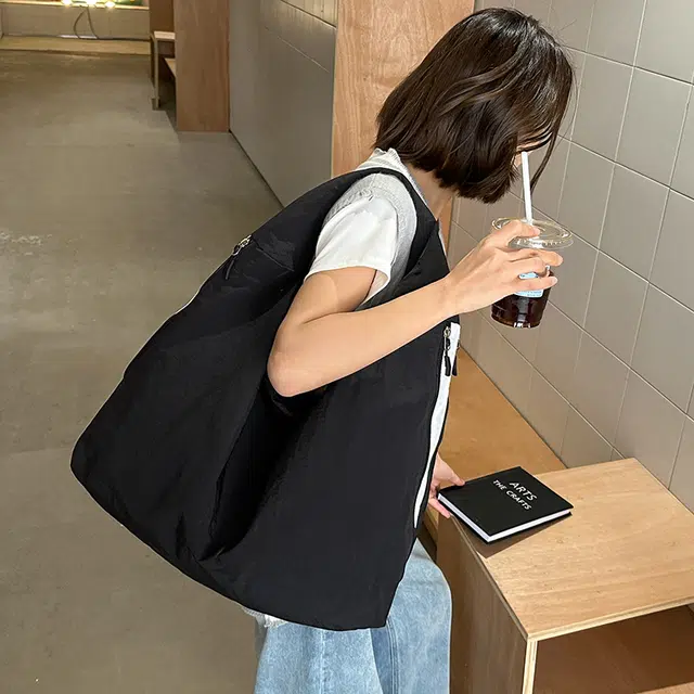笛贝嘉 日系简约休闲纯色腋下包百搭轻便 尼龙 手提单肩包 常规 女款 多色