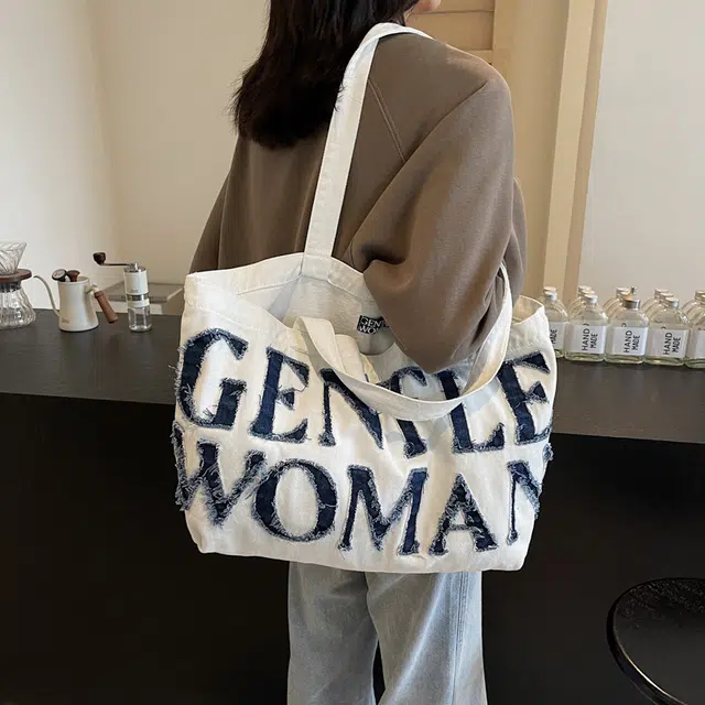 笛贝嘉 日系通勤字母托特包 牛仔布 单肩包 常规 女款 米白色/蓝色