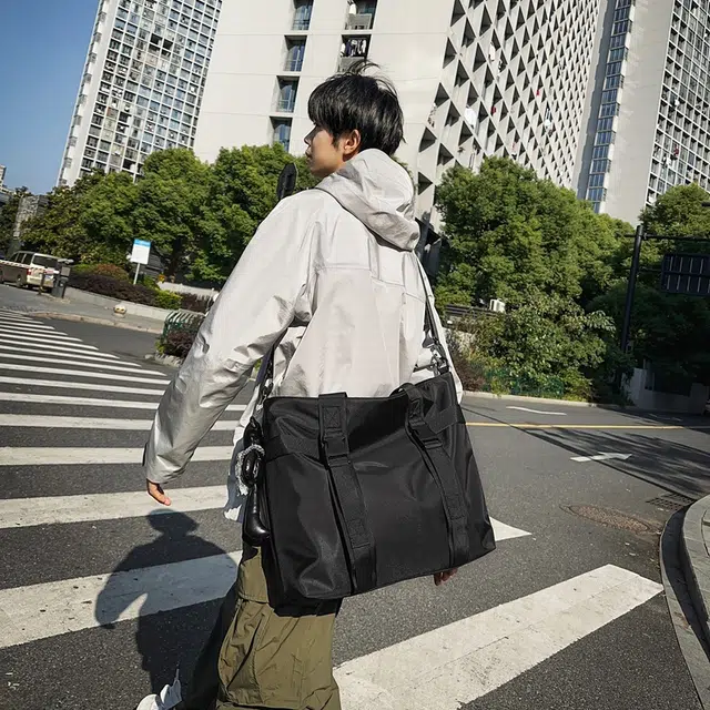 笛贝嘉 港风简约纯色旅行斜挎包休闲运动防水 尼龙 手提包 男女同款情侣款 多色