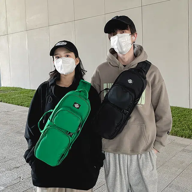 笛贝嘉 日韩中性风休闲简约时尚潮流百搭 牛津布 单肩斜挎胸包 常规 男女同款情侣款 黑色/绿色