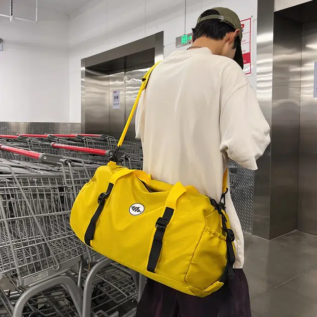 笛贝嘉 大容量潮牌休闲运动旅行背包港风轻便防水手提包 尼龙布 斜挎包 常规 男女同款情侣款 多色
