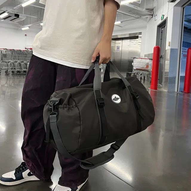 笛贝嘉 大容量潮牌休闲运动旅行背包港风轻便防水手提包 尼龙布 斜挎包 常规 男女同款情侣款 多色