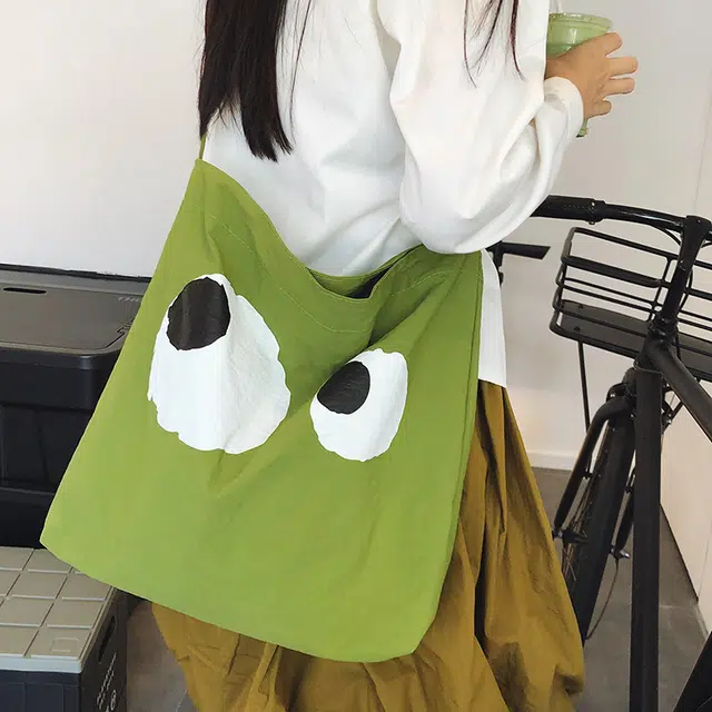 笛贝嘉 森系百搭大容量可爱卡通大眼睛 尼龙 单肩斜挎包 女款 多色