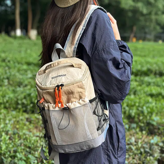 笛贝嘉 轻便拼色防水背包休闲运动百搭 尼龙 双肩包 男女同款情侣款 多色