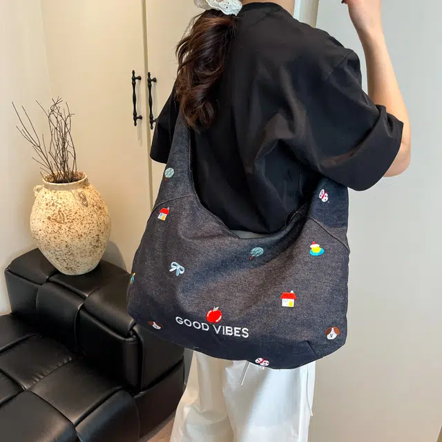 笛贝嘉 韩版森系可爱刺绣大容量通勤百搭出游 牛仔 单肩包 常规 女款 多色